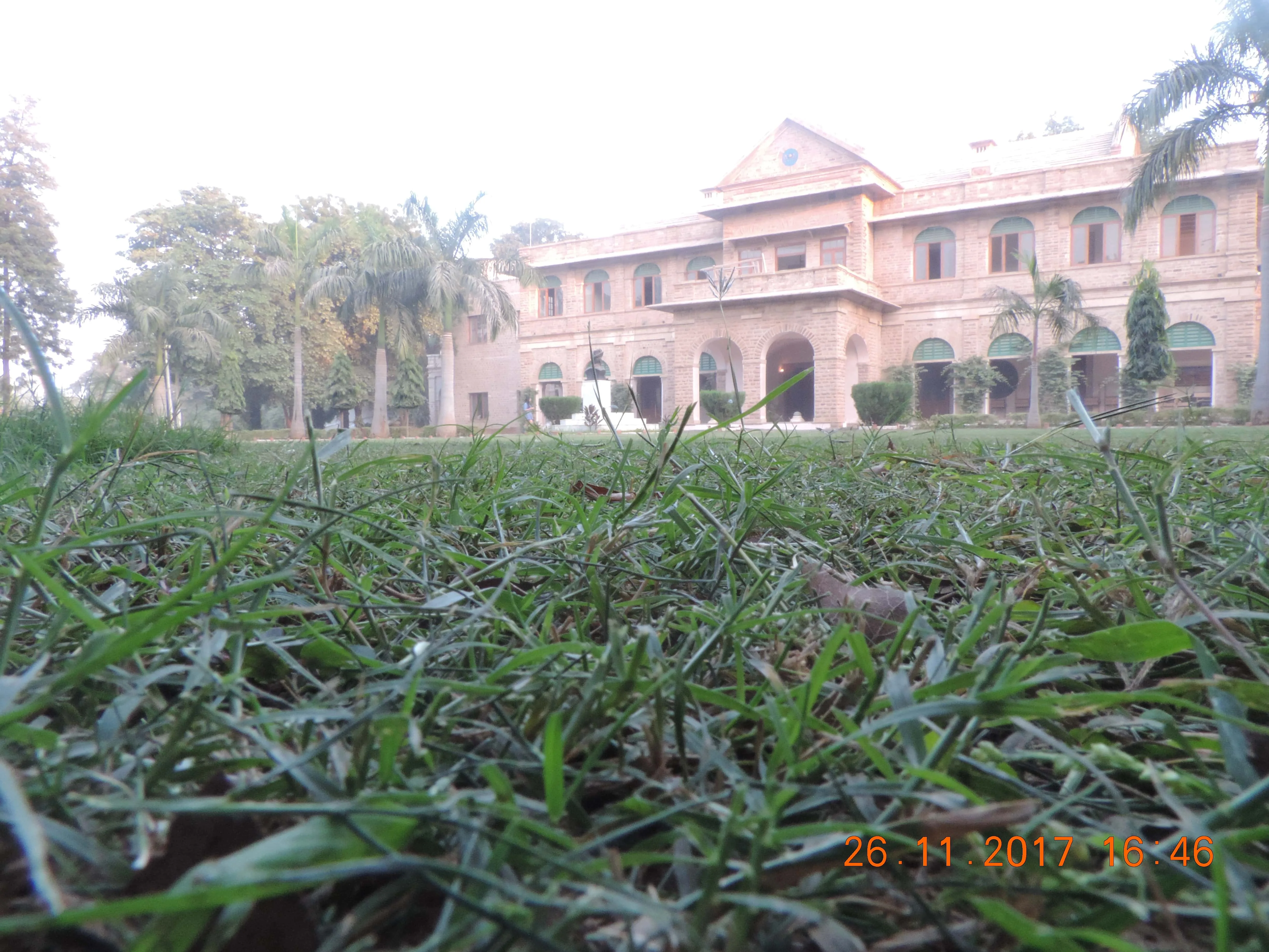 Scindia Kanya Vidyalaya outside of Campus image